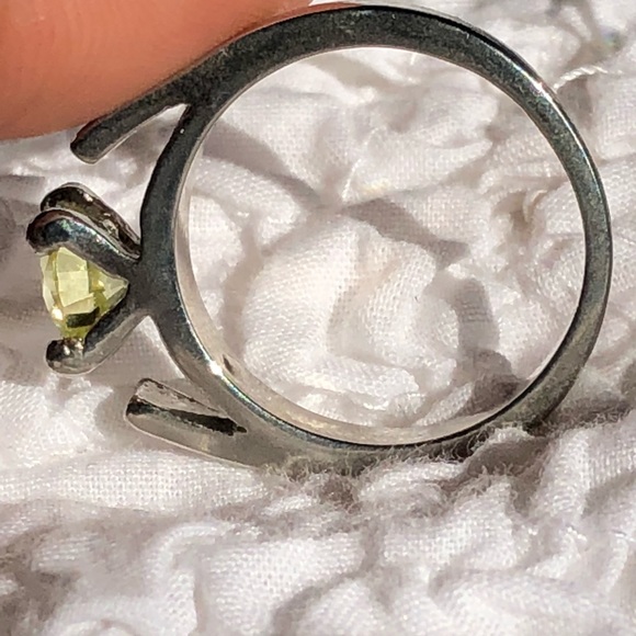 Ring - Picture 3 of 6